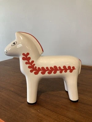 Caballo Dala Nórdico Sueco Ikea Vinterfint Cerámica Blanco con Rojo Floral Navidad Foto 1 de 4