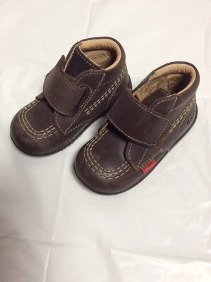 Sapato botinha Kickers couro marrom bebê kick quilo gancho e alça tamanho 5.5 - Imagem 1 de 4