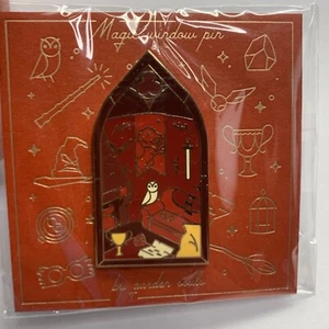 Harry Potter Pin Garden Souls Gryffindor Common Room Magic Window - Picture 1 of 5