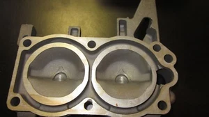 Culata Evinrude AY parte # 0325255 - Imagen 1 de 2