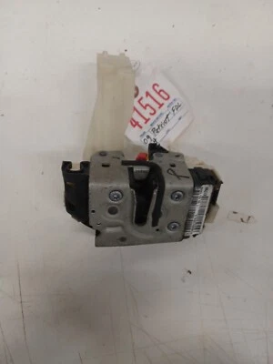 Atuador de trava de porta dianteira direita Jeep Compass Patriot 2007-2009 fabricante de equipamento original - Imagem 1 de 4