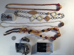 Vintage Costume Jewelry Lot Wood 7 items #15045 - Picture 1 of 6