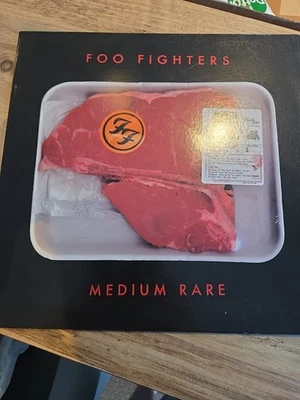 FOO FIGHTERS-MEDIUM RARE...RARE! SUPERB! 1ST EU PRESS PLAYED ONCE! VINYL LP 2011 - Image 1 of 4