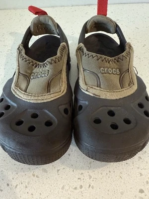 Sandalias de agua Crocs Micah II marrón sin cordones para playa piscina Foto 1 de 4