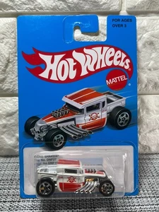Hot Wheels Retro Series Bone Shaker Target Exclusivo Blanco - Imagen 1 de 4
