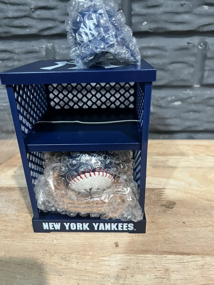 New York Yankees Collectible Mini Team Locker w/ Rawlings Baseball Glove & Hat