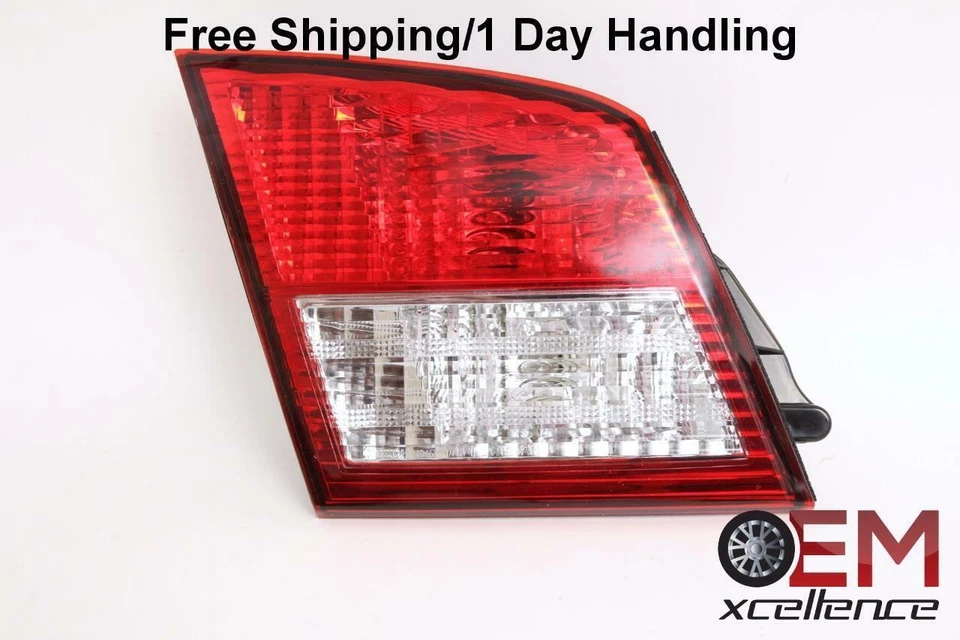 02-04 INFINITI I35 i30  Lens & Housing, On trunk lid 26554-5Y801 NEW OEM - Image 1 of 1