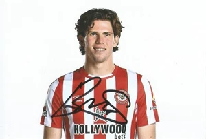 BRENTFORD: MADS BECH SORENSEN SIGNIERT 6x4 PORTRÄTFOTO + COA - Bild 1 von 1