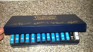 BOX COFANETTO THE BEATLES COLLECTION CON 14 MUSICASSETTE BLISTERATE SEALED NEW - Foto 1 di 7