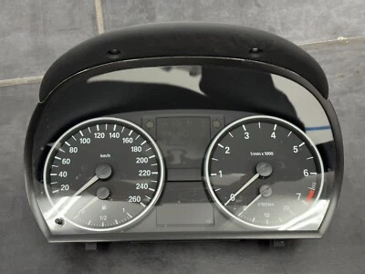 Speedometer BMW E90 E91 316i 318i 320i 323i Instrument Cluster Km/H 9141479 - Image 1 of 4