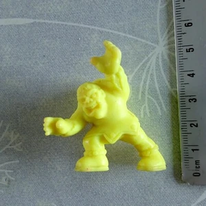 Monster in my pocket MIMP - NEON FLUO YELLOW - 48 Hunchback  - état correct B - Picture 1 of 2