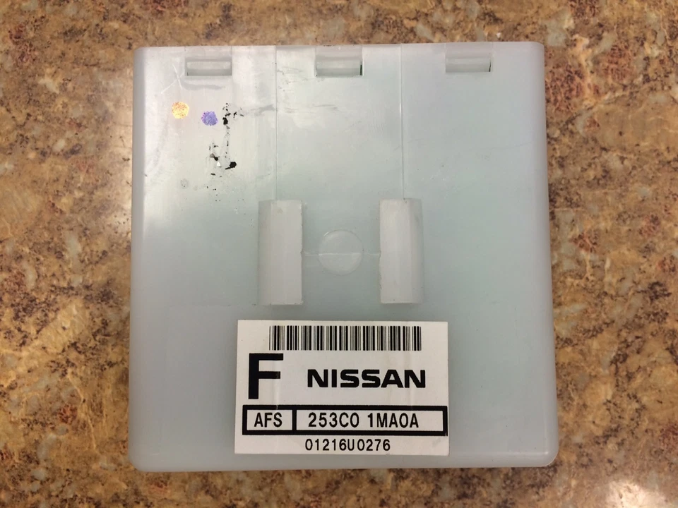 11 12 13 14 INFINITI M56 M37 Q70 HEADLAMP CONTROL MODULE PART OEM # 253C01MA0A  - Image 1 of 1