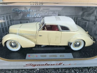1:1 8White 1936 CORD 8108 Classic Car Alloy Model - Image 1 of 4
