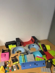 Sbego Teck Deck Finger Skateboard Half Pipe 2 Stück Skatepark großes Konvolut - Bild 1 von 16