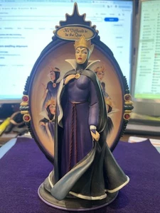Disney White Snow Queen/Witch first issue in Disney legends # 6156 collectible - Picture 1 of 2