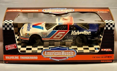 NASCAR Mark Martin #6 Valvoline 1993 Ford Thunderbird DieCast modelo 1:18 por ERTL Foto 1 de 4