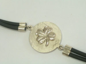 Armband aus Silber 925 Und Gummi Mit Klee , Glücksbringer - Picture 1 of 5