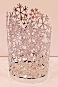 BATH & BODY WORKS GLITTERING SPARKLING SILVER SNOWFLAKES SOAP HOLDER SLEEVE NEW - Picture 1 of 6