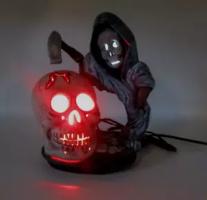 Mesa de cerámica iluminada vintage de Halloween Parca fantasma y calavera 10" de alto - Imagen 1 de 6