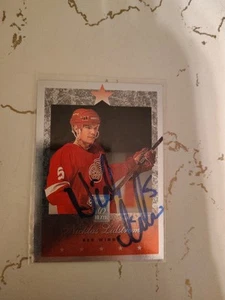 Nicklas Lidstrom Autographed 1996/97 Donruss Elite #2 Hockey Card. - Picture 1 of 2