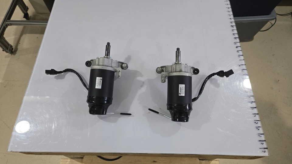 Правый/левый мотор/коробка передач Hoveround MPV5 - Изображение 1 из 4