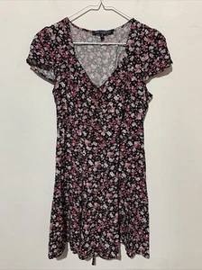 One Clothing Dress Floral Women’s Size Medium - Picture 1 of 6