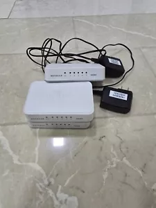 LOT 3 NETGEAR (GS205) 5 Port Gigabit Ethernet Switch - Picture 1 of 6