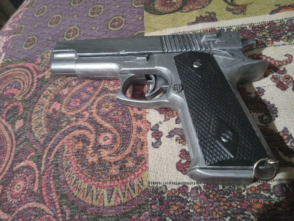 Indiana Jones Raiders Browning HP Toy Gun Prop Replica Non Firing Christmas - Immagine 1 di 4