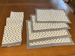 Vintage Set 4 Tischsets 4 Stoffservietten grau weiß - Bild 1 von 5