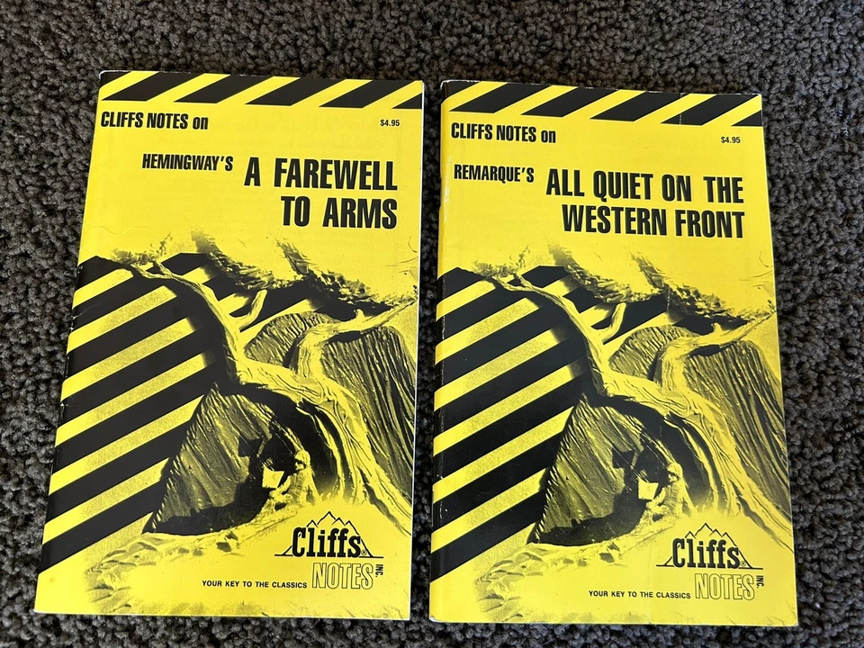 CLIFFS NOTES Lot of 2 - Hemingway Farewell To Arms; Remarque Quiet Western Front - Image 1 of 1