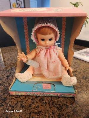 Vintage 1970s UNEEDA Baby SWEETUMS Drinks & Wets Doll & Bottle NEW IN BOX - Image 1 of 4