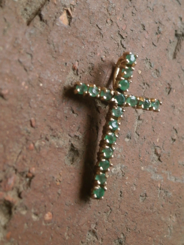Emerald Natural Stone 9kt Gold Vintage Cross Pendant 1.5 Inches Long Marked - Image 1 of 4