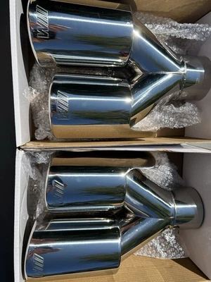 Juego de 2 puntas de escape cuádruples de acero inoxidable BMW totalmente nuevas/M Foto 1 de 4