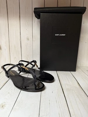 Sandalias planas Saint Laurent satinadas Cassandra con monograma azul marino talla 38/8 Foto 1 de 4