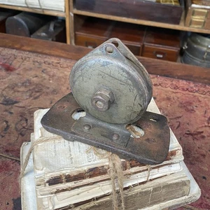 Antigua polea de hierro fundido pesado yate barco marítimo de salvamento de colección - Imagen 1 de 7