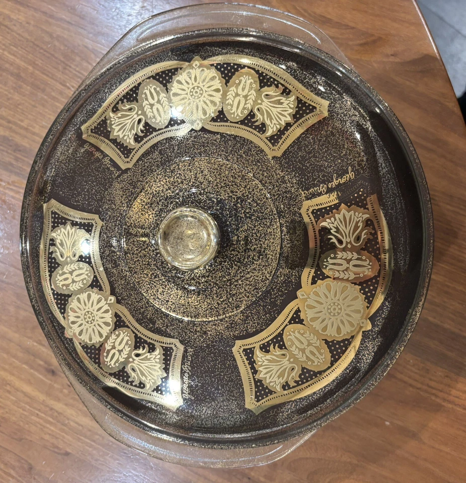 Vintage Mid Century Pyrex George Briard 3 qt. Casserole Dish with Lid MCM - Image 1 of 4