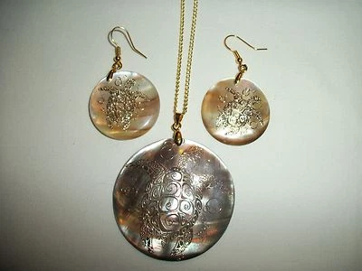 NATURAL ABALONE MOP SHELL GOLD FOIL TURTLE PENDANT EARRING SET NECKLACE 50mm * - Image 1 of 4