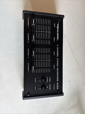 Mezclador de micrófono estéreo realista de 4 canales Foto 1 de 4