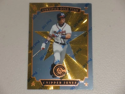 Chipper Jones 1997 certificado Pinnacle Gold Team #4 028/475 Foto 1 de 2