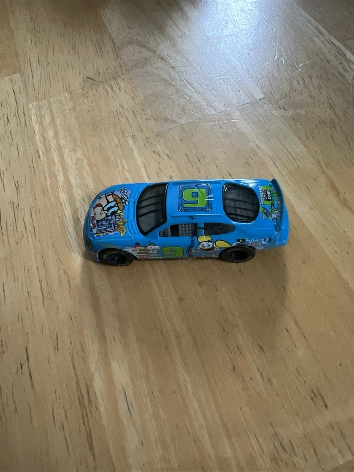 Racing Champions # 9 Jerry Nadeau NASCAR Diecast 1/24 Dañado Cartoon Network Foto 1 de 3