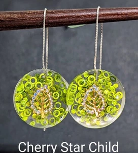 New bnwt sterling 925 silver thread through sparkly drop earrings green leaves - Picture 1 of 5