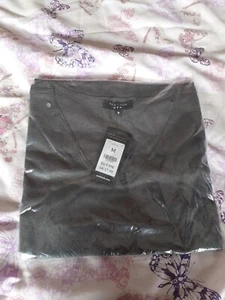 BNWT Men's Grey V Neck Tshirt, Size M, From New Look - Picture 1 of 7
