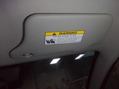 14 15 17 18 19 20 21 22 23 24 MITSUBISHI MIRAGE Parasol Derecho Gris Claro Foto 1 de 2