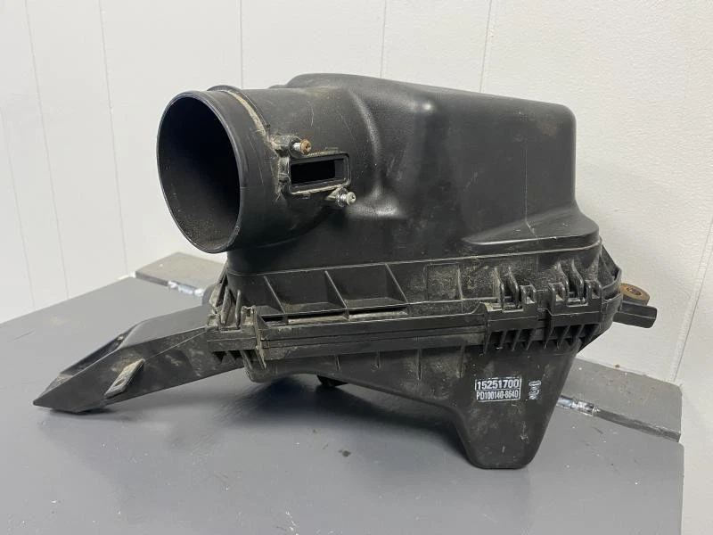 "2009-2010 Pontiac G5 Air Cleaner Box Assembly Intake Filter OEM 2.2L Engine" Foto 1 de 4