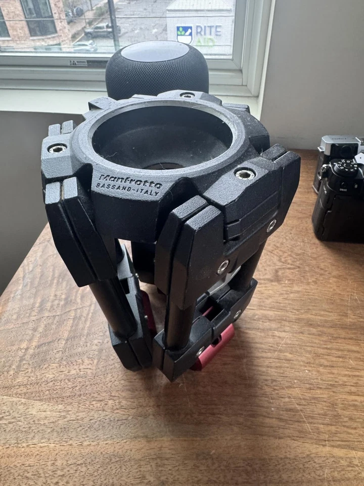 Sombrero Manfrotto 529 Hi con cuenco de 100 mm Foto 1 de 2