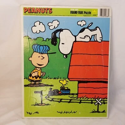 Bandeja rompecabezas vintage con marco de madera Peanuts Snoopy Charlie Brown edades 3-7 Foto 1 de 4