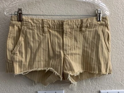 American Eagle Stretch Khaki Striped Shorts Size 4 - Image 1 of 4