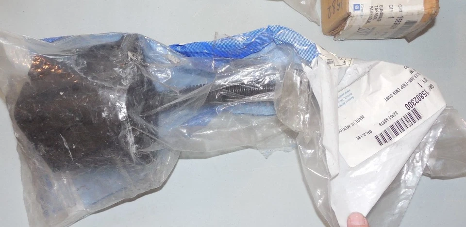 New GM OEM 15802300 Fuel Tank Evaporator Control Filter Kit - Image 1 of 1