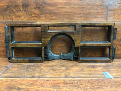 Cadillac Deville, Fleetwood полный привод: 1985 - 1993, нижний ободок приборной панели, текстура древесины - Изображение 1 из 4