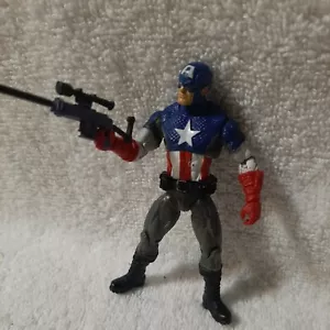 Marvel Avengers Modellino Captain America 2011 pantaloni grigi 3,75 - Foto 1 di 3